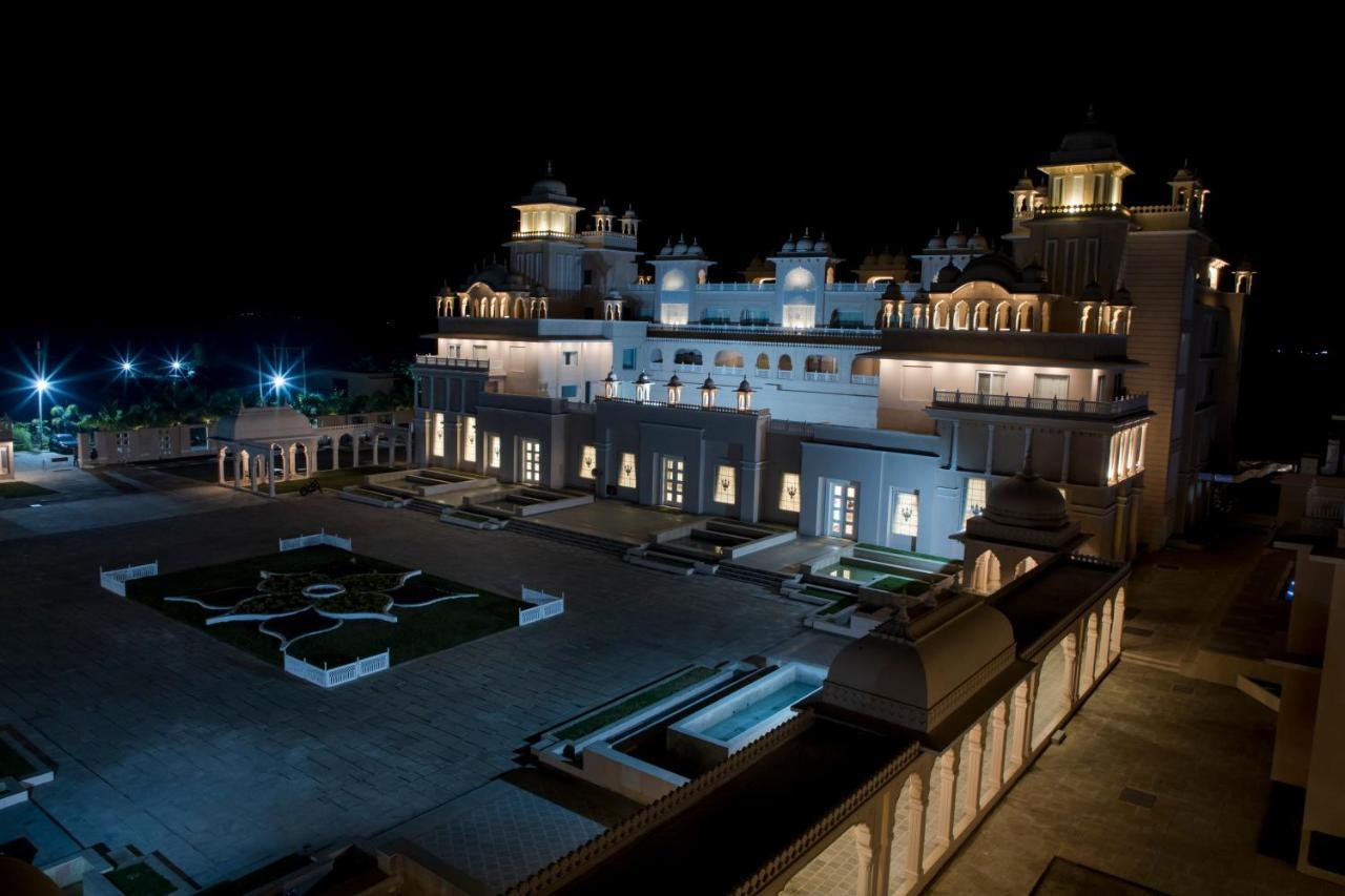 The Utopia Resort Sanchi Bagian luar foto