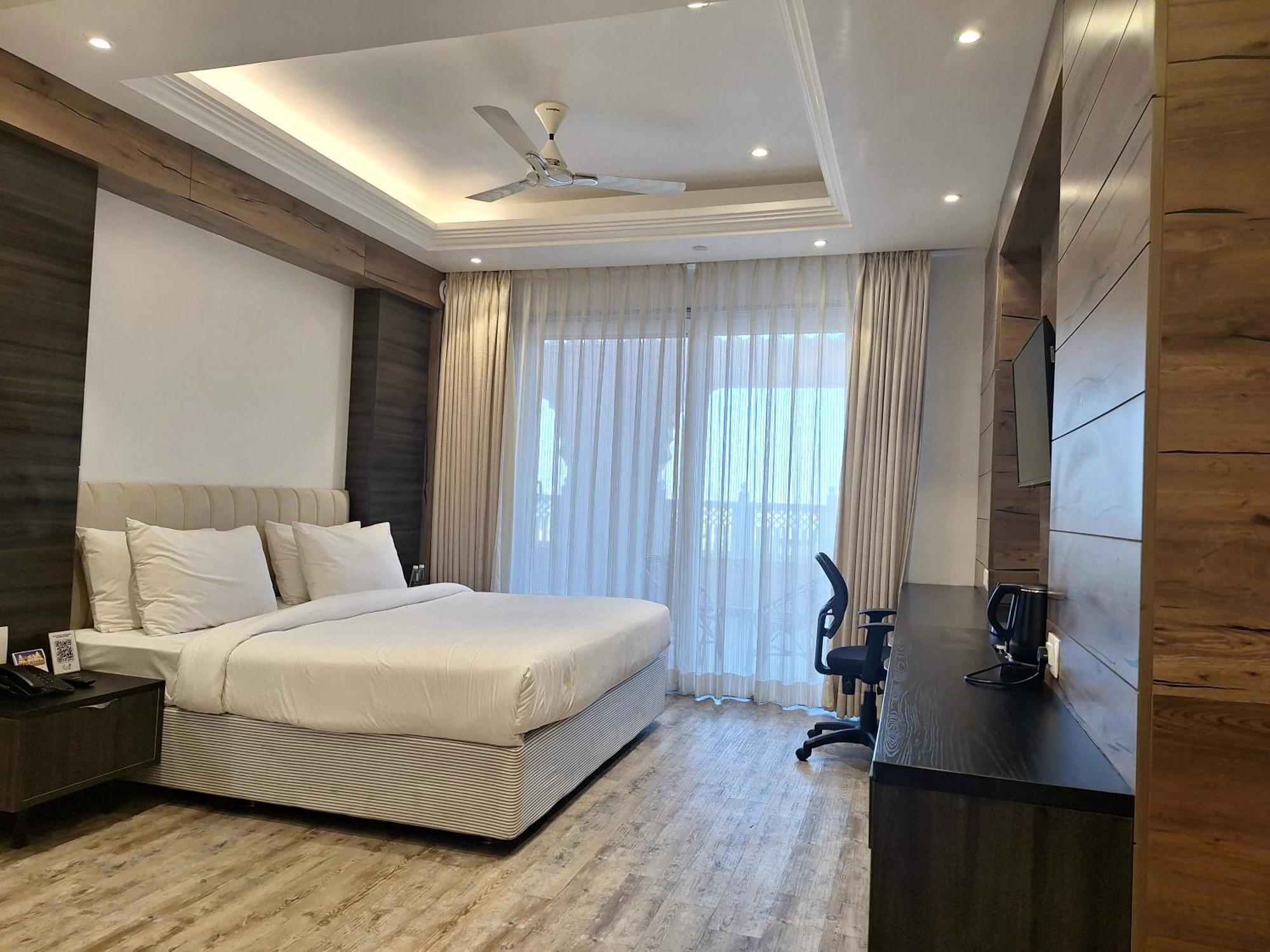 The Utopia Resort Sanchi Bagian luar foto